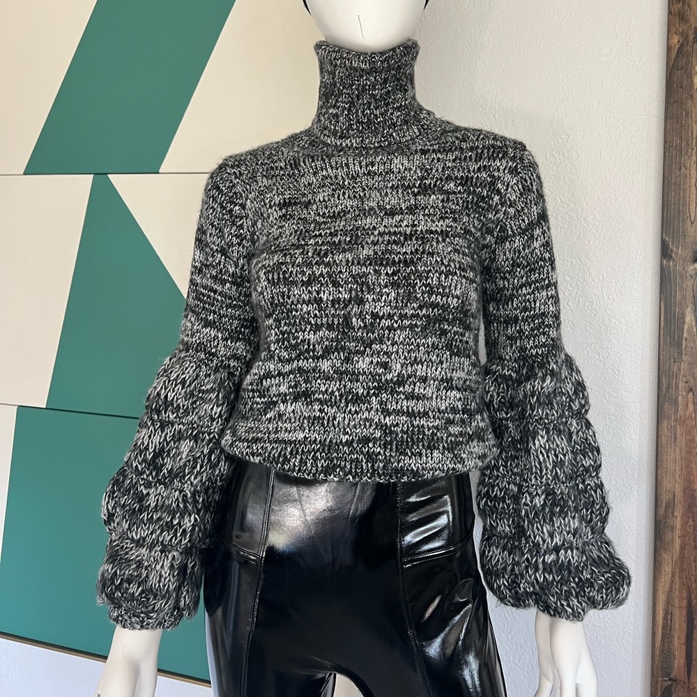 Chunky Turtleneck Sweater w Puffy Sleeve XS